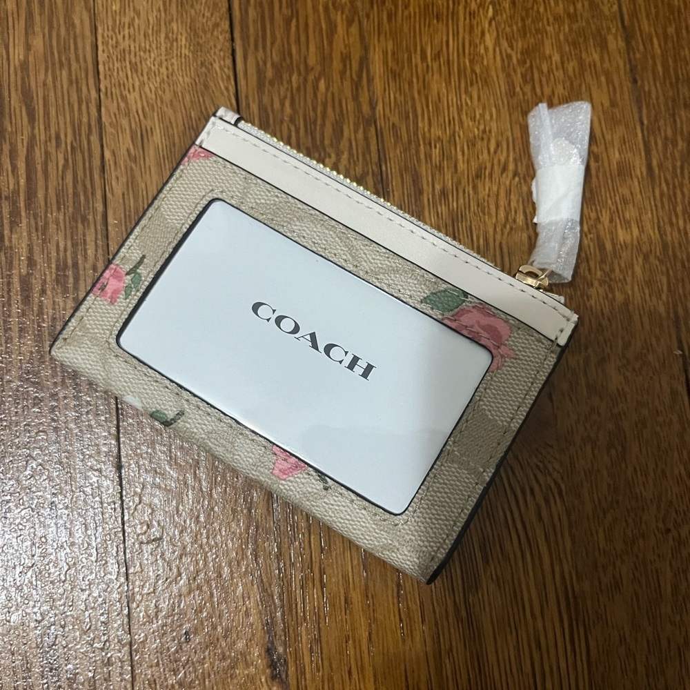 Coach: Key Card Holder💐 - Picture 4 of 5